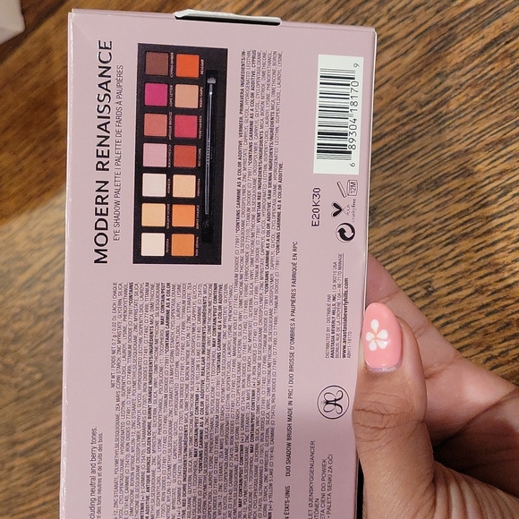 Modern Renaissance Palette - Picture 3 of 5